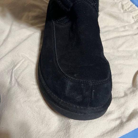 Women’s Ugg suburban sweater suede boots - Picture 8 of 8